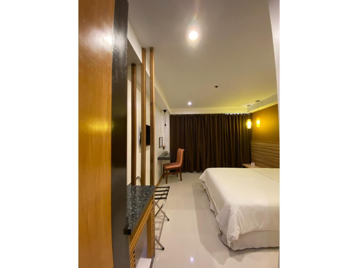 Capital O 820 Guijo Suites Makati Μανίλα Εξωτερικό φωτογραφία