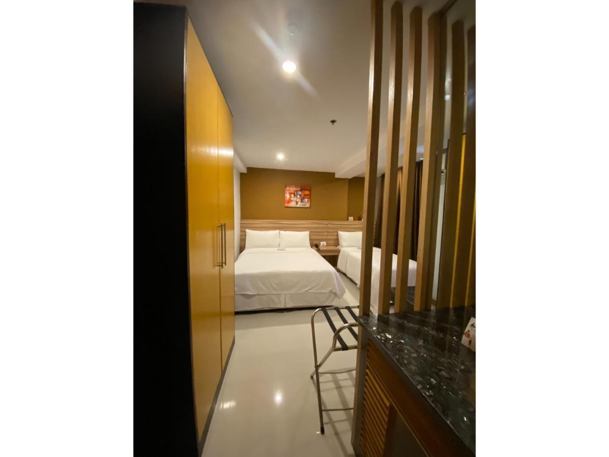 Capital O 820 Guijo Suites Makati Μανίλα Εξωτερικό φωτογραφία