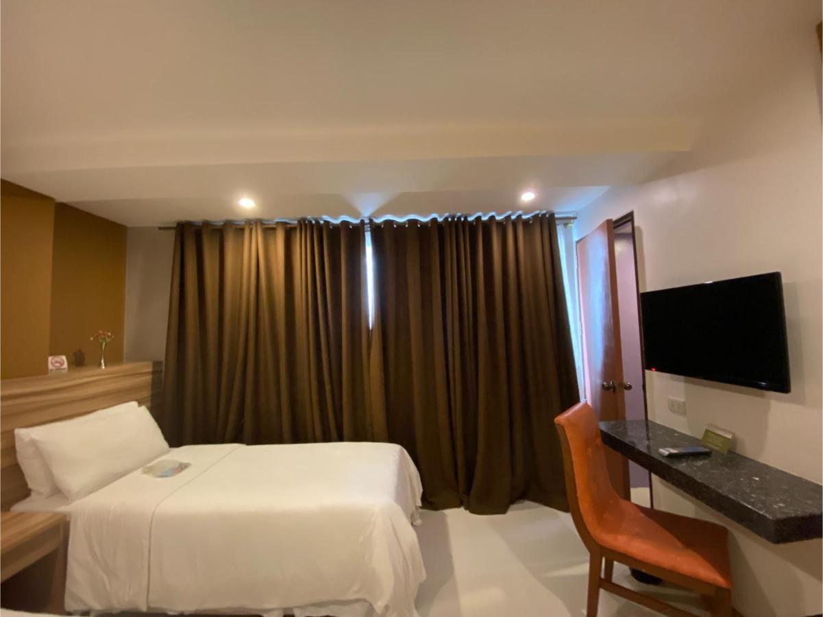 Capital O 820 Guijo Suites Makati Μανίλα Εξωτερικό φωτογραφία