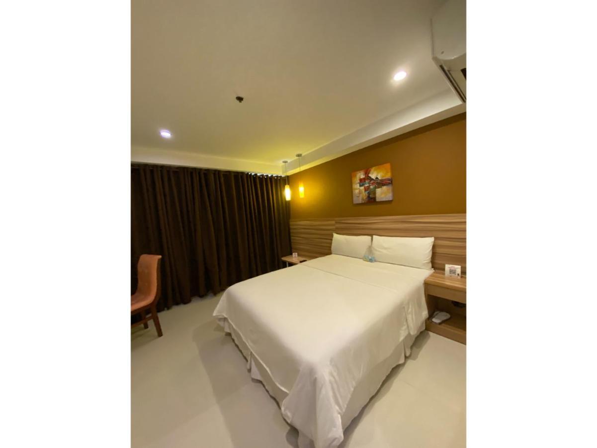 Capital O 820 Guijo Suites Makati Μανίλα Εξωτερικό φωτογραφία