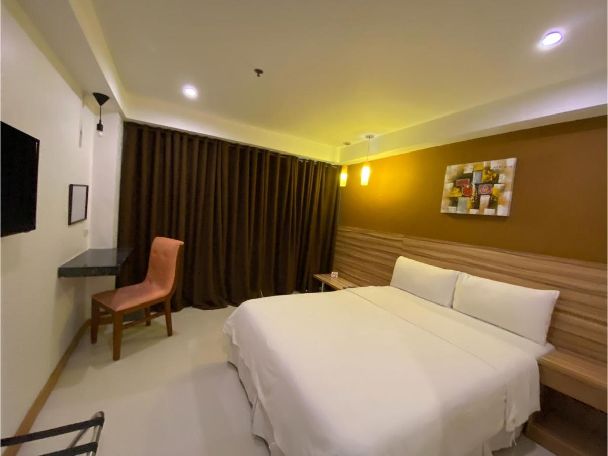 Capital O 820 Guijo Suites Makati Μανίλα Εξωτερικό φωτογραφία