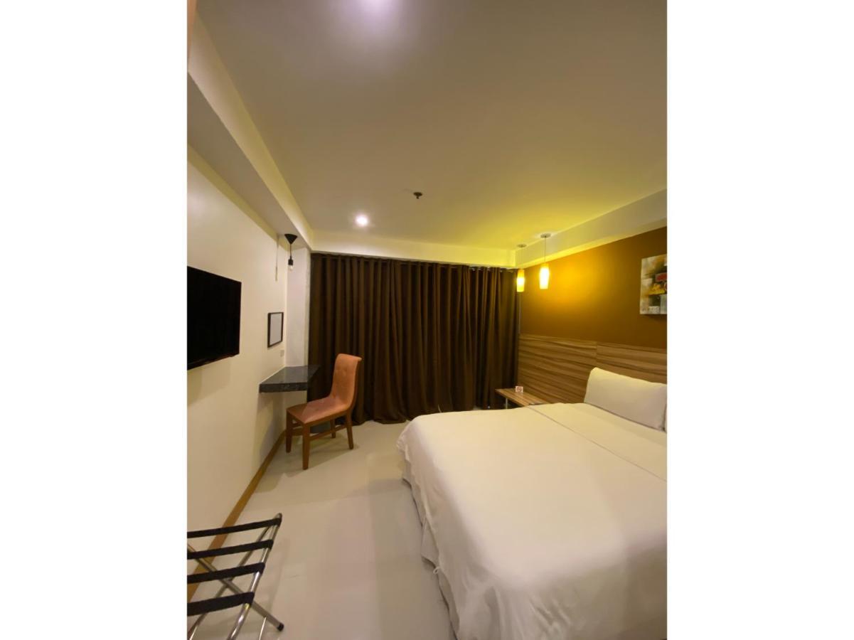 Capital O 820 Guijo Suites Makati Μανίλα Εξωτερικό φωτογραφία