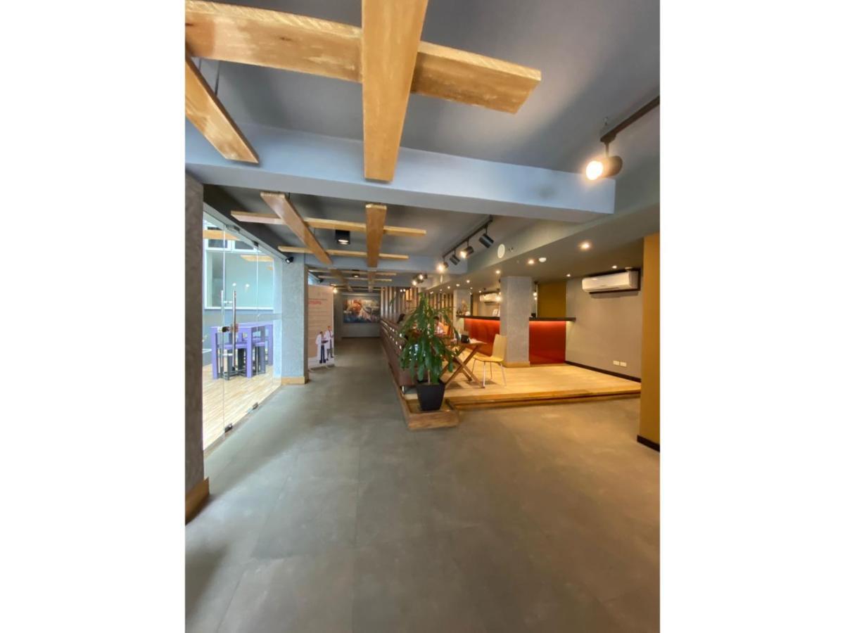 Capital O 820 Guijo Suites Makati Μανίλα Εξωτερικό φωτογραφία